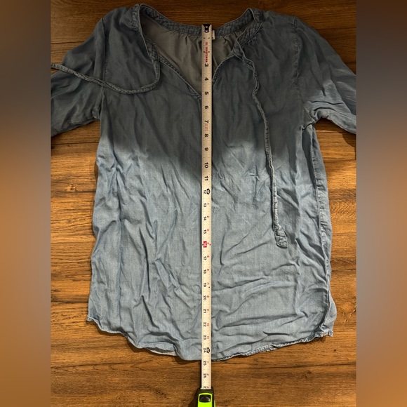 Old Navy Chambray Top - Picture 4 of 5